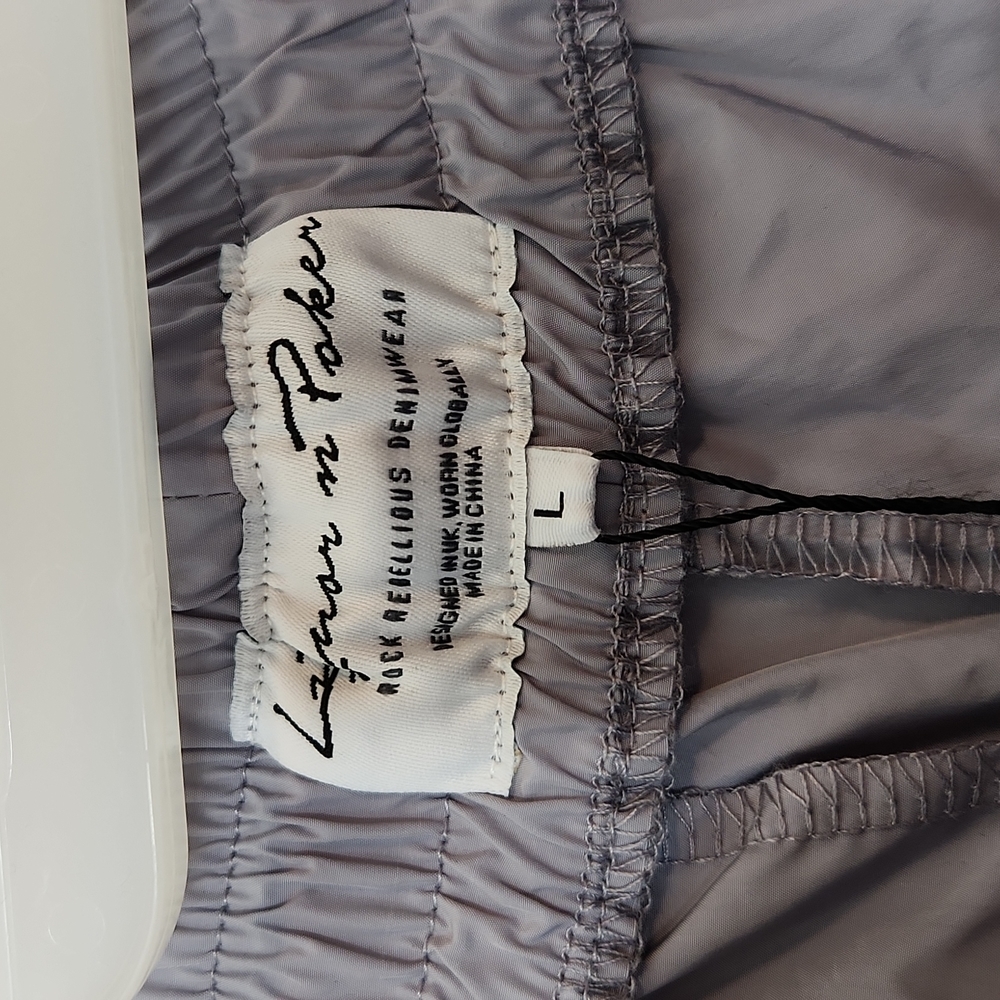 Mens Liquor n Poker nylon shorts zipper pockets size Large dusty purple NWT - Picture 5 of 10